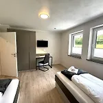 Geschmackvolle Moderne Apartment-wohnungen דירה